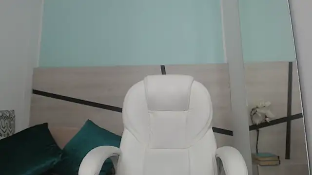 sussy leon online show from January 18, 12:26 pm