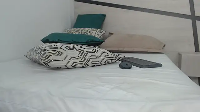 sussy leon online show from January 28, 3:25 pm