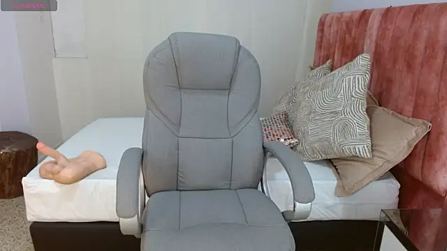 sussy leon online show from September 19, 12:39 pm