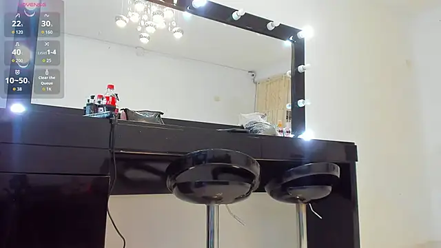 Snapshot of ElisabethMassey chatting on December 20, 5:53 pm ElisabethMassey online show from December 20, 5:53 pm