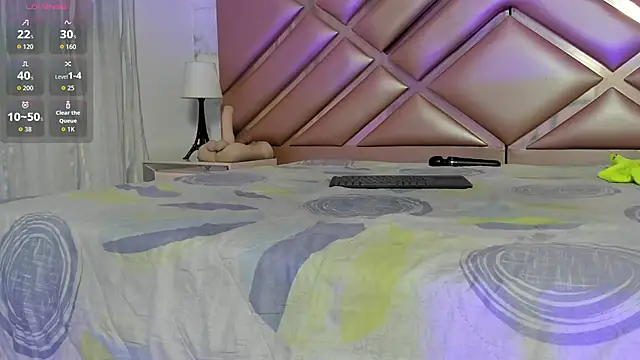 Snapshot of ElisabethMassey chatting on February 17, 8:44 am ElisabethMassey online show from February 17, 8:44 am