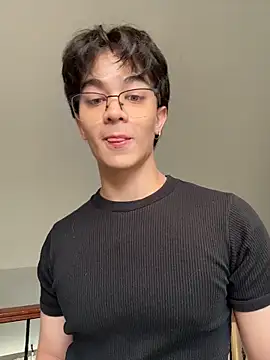 Snapshot of ajordanR chatting on April 3, 10:30 pm ajordanR online show from April 3, 10:30 pm