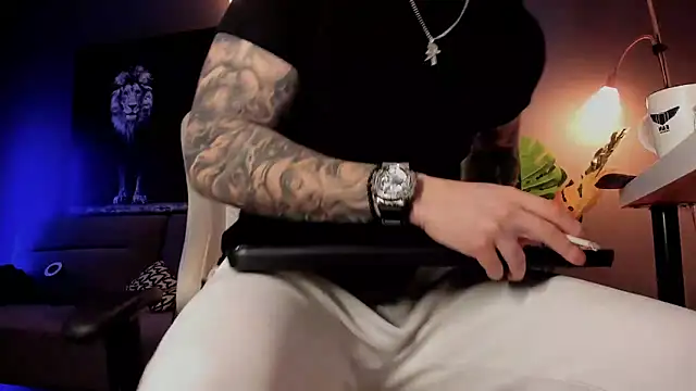 uptomatty online show from February 1, 7:51 am