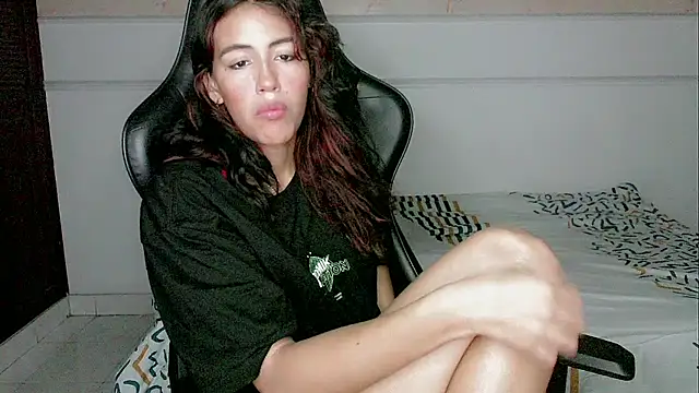 dayanita hot  online show from February 14, 1:08 pm