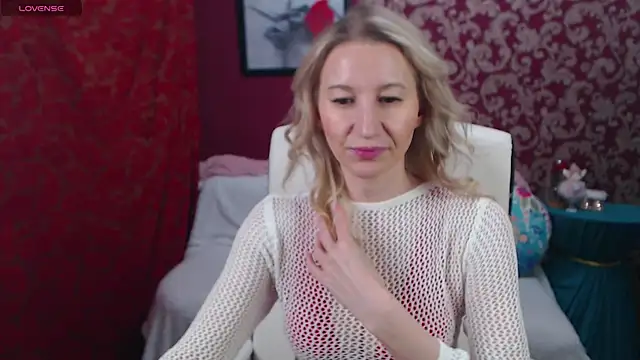 Snapshot of Sofia_Soul chatting on March 16, 7:38 pm Sofia Soul online show from March 16, 7:38 pm