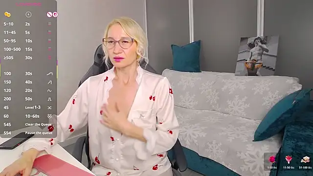 Snapshot of Sofia_Soul chatting on November 2, 7:05 pm Sofia Soul online show from November 2, 7:05 pm