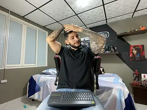 Snapshot of marcel_crawford96 chatting on March 18, 1:36 pm marcel crawford96 online show from March 18, 1:36 pm