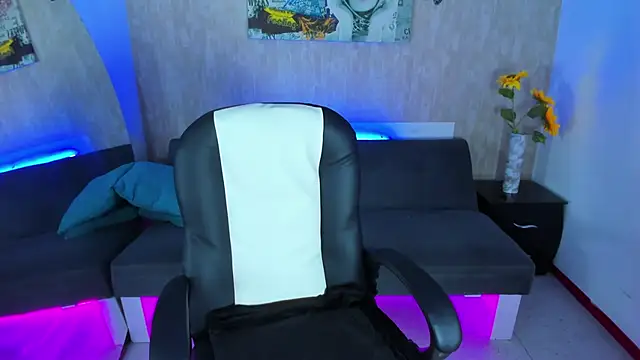 nova sex01 online show from February 24, 7:17 am