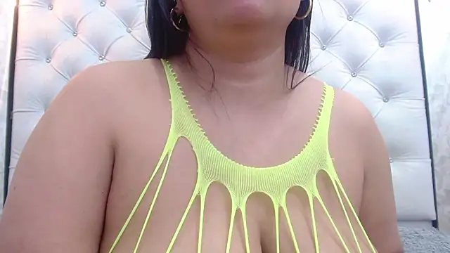 Snapshot of NahomiFireSex chatting on January 10, 6:20 am NahomiFireSex online show from January 10, 6:20 am