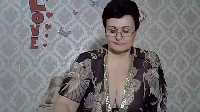 Snapshot of PaulaGolden chatting on February 2, 6:10 pm PaulaGolden online show from February 2, 6:10 pm