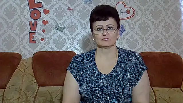 PaulaGolden online show from October 18, 8:26 am