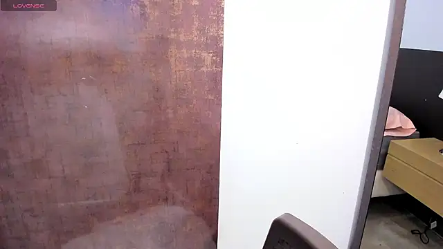 Snapshot of zoi_jazmin chatting on January 15, 8:01 pm zoi jazmin online show from January 15, 8:01 pm