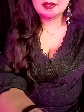 Suhanakhan00 online show from March 18, 7:44 am