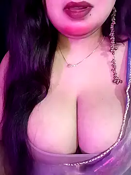 Suhanakhan00 online show from April 5, 8:33 am