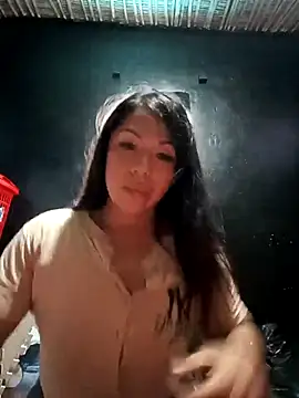 Snapshot of Karenn12 chatting on February 14, 9:33 pm Karenn12 online show from February 14, 9:33 pm