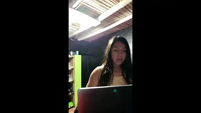 Snapshot of Karenn12 chatting on March 15, 7:36 am Karenn12 online show from March 15, 7:36 am