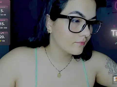 Snapshot of Babe-sofi chatting on July 6, 10:23 pm Babe-sofi online show from July 6, 10:23 pm