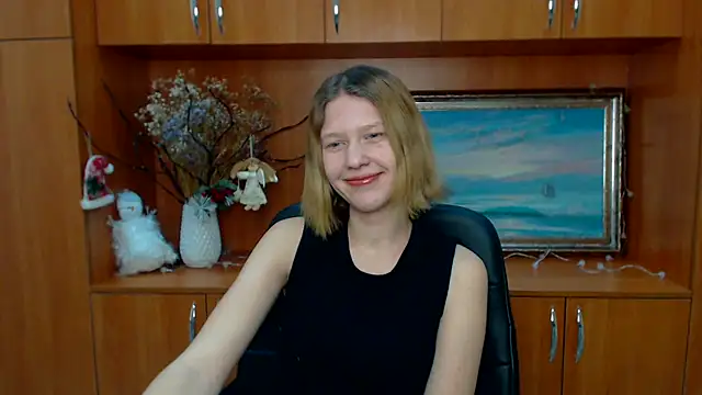 Snapshot of StellaCRL chatting on February 13, 12:11 pm StellaCRL online show from February 13, 12:11 pm