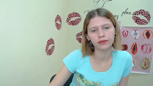 Snapshot of StellaCRL chatting on February 15, 10:33 am StellaCRL online show from February 15, 10:33 am