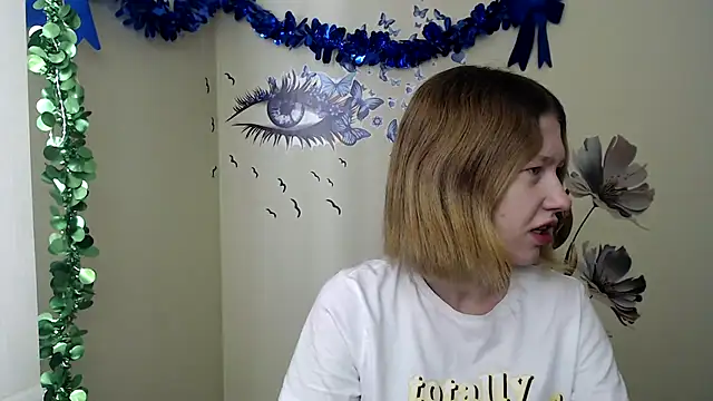Snapshot of StellaCRL chatting on February 22, 7:12 am StellaCRL online show from February 22, 7:12 am