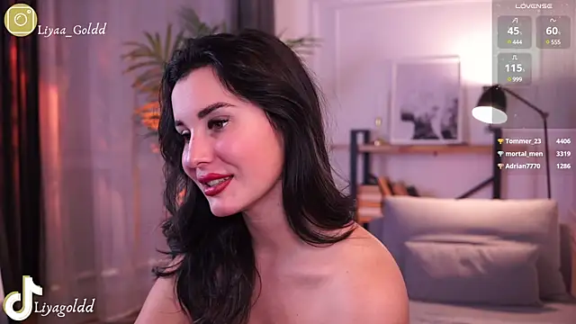 Snapshot of Liya_Gold_ chatting on December 12, 11:36 pm Liya Gold online show from December 12, 11:36 pm