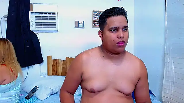 lucasandSofi online show from February 6, 12:48 am