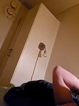 HeteroHotGuy1 online show from December 9, 2:45 am