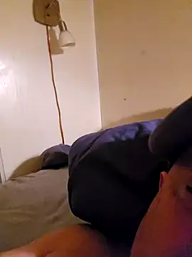 HeteroHotGuy1 online show from December 9, 6:55 am