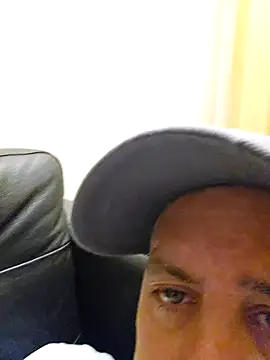 HeteroHotGuy1 online show from December 20, 1:14 am