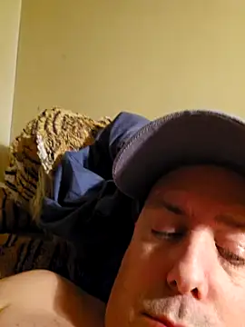 HeteroHotGuy1 online show from December 24, 12:22 am