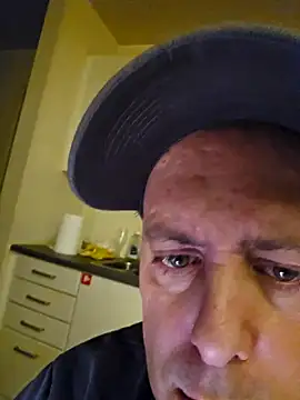 HeteroHotGuy1 online show from January 14, 2:50 am