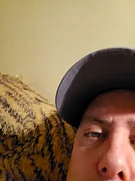 HeteroHotGuy1 online show from January 23, 8:46 am