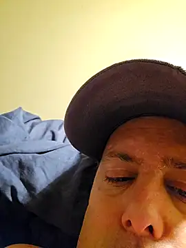 HeteroHotGuy1 online show from January 29, 11:14 pm