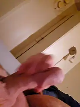 HeteroHotGuy1 online show from January 30, 11:45 pm
