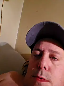 HeteroHotGuy1 online show from February 2, 12:19 am
