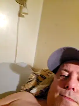 HeteroHotGuy1 online show from February 11, 5:37 am