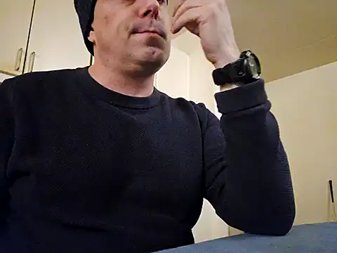 HeteroHotGuy1 online show from February 17, 4:09 am