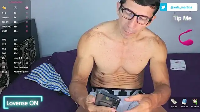 Snapshot of KALE_19 chatting on March 18, 1:31 am KALE 19 online show from March 18, 1:31 am