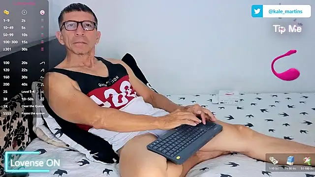 KALE 19 online show from May 12, 1:25 am