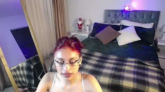 Snapshot of Kat_cute_ chatting on December 7, 12:08 am Kat cute online show from December 7, 12:08 am