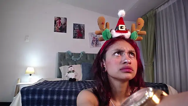 Snapshot of Kat_cute_ chatting on December 14, 4:12 am Kat cute online show from December 14, 4:12 am