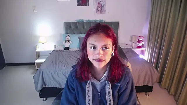Snapshot of Kat_cute_ chatting on December 19, 10:02 am Kat cute online show from December 19, 10:02 am