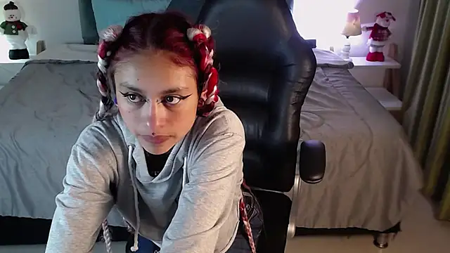 Snapshot of Kat_cute_ chatting on December 23, 1:40 am Kat cute online show from December 23, 1:40 am