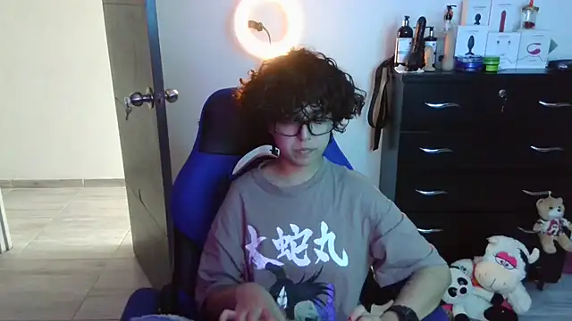 thomascooper7 online show from October 9, 7:12 pm