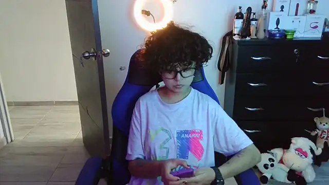 thomascooper7 online show from October 10, 7:24 pm