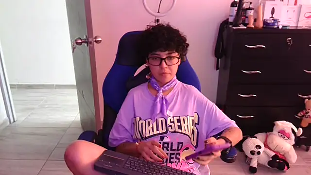 thomascooper7 online show from February 11, 7:52 pm