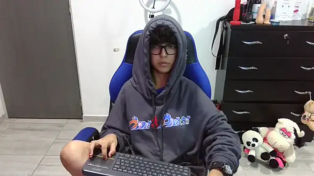 thomascooper7 online show from March 12, 3:01 am