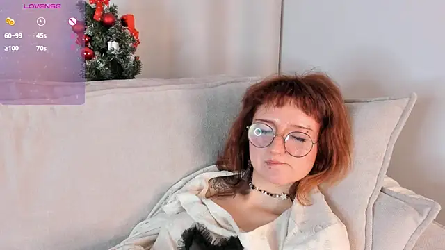 Snapshot of OraCarvin chatting on December 13, 7:58 am OraCarvin online show from December 13, 7:58 am