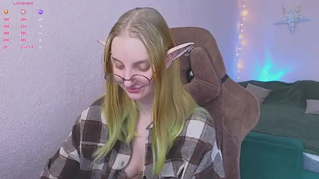 Snapshot of Fluffy_muffin_ chatting on February 11, 9:47 am Fluffy muffin online show from February 11, 9:47 am