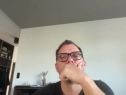 Snapshot of xmnbx77 chatting on October 14, 7:20 am xmnbx77 online show from October 14, 7:20 am